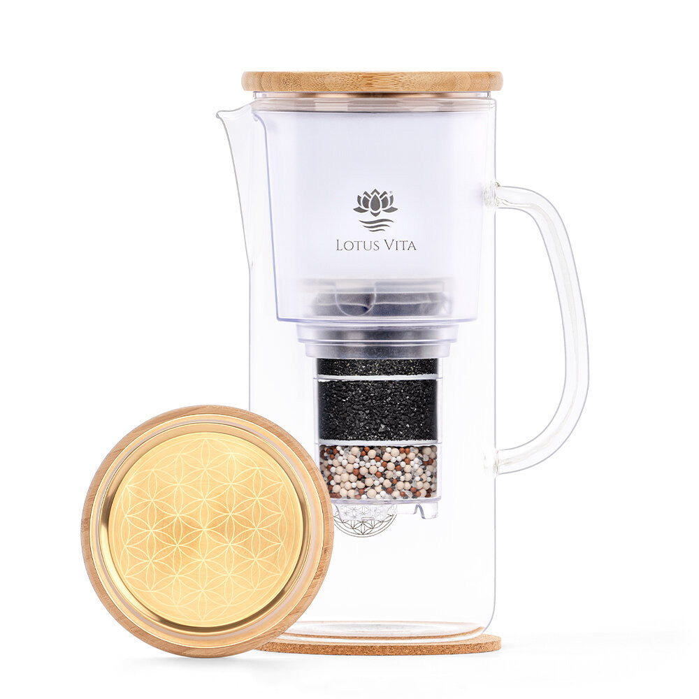 Lotus Vita Wasserfilter Glaskanne Enya mit Bambusdeckel 1,4L - Natura Plus Gold Edition