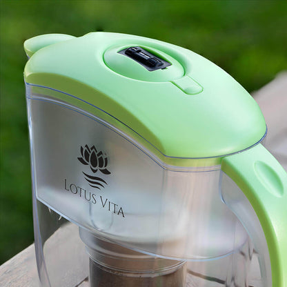 Lotus Vita Wasserfilter-Kanne Esprit 1,3L - Natura Plus Pistazie Deckelansicht